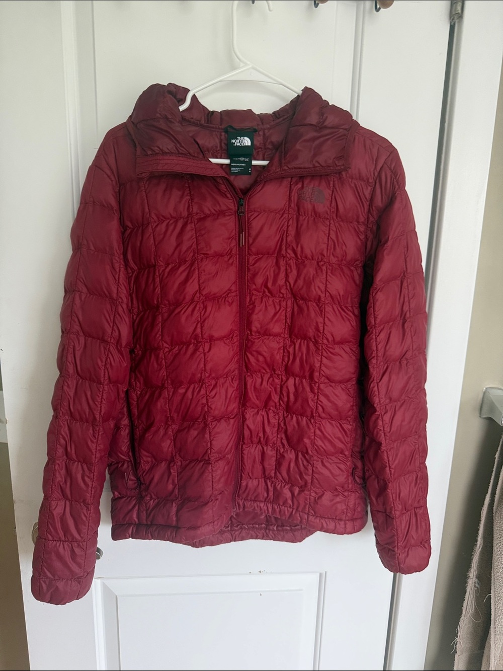 The North Face Quilted Hooded Puffer Jacket - Burgundy